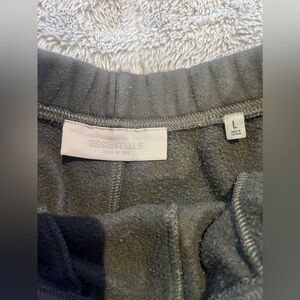 Essential fear of God jogger shorts